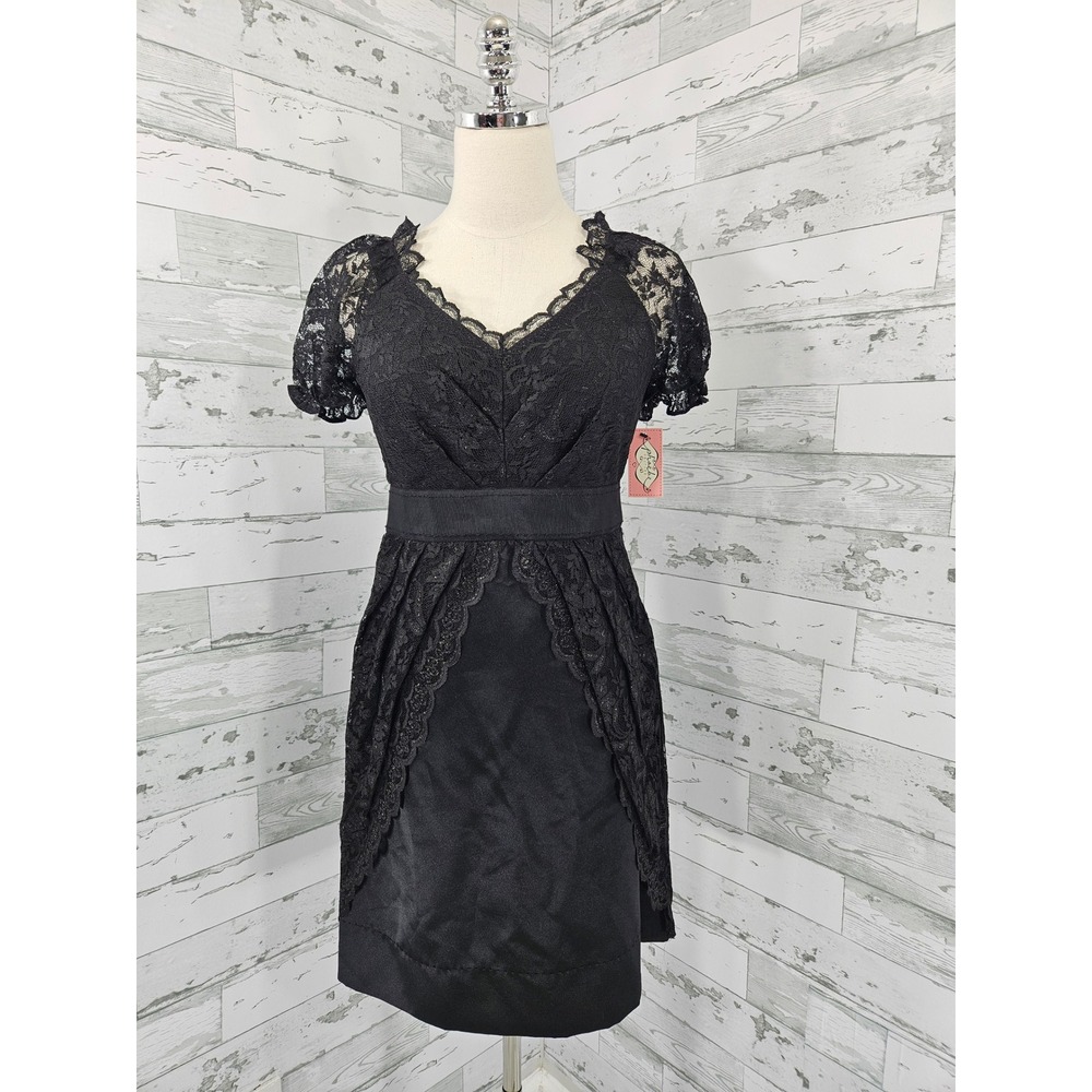 Phoebe Couture Black Lace Metallic Cocktail Dress V-Neck Puff Sleeve 4 Gothic